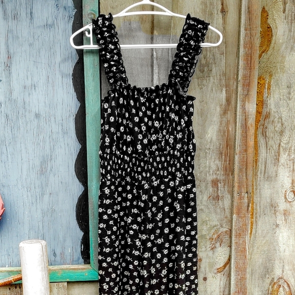 Topshop shirred jumpsuit in black floral - Picture 5 of 8